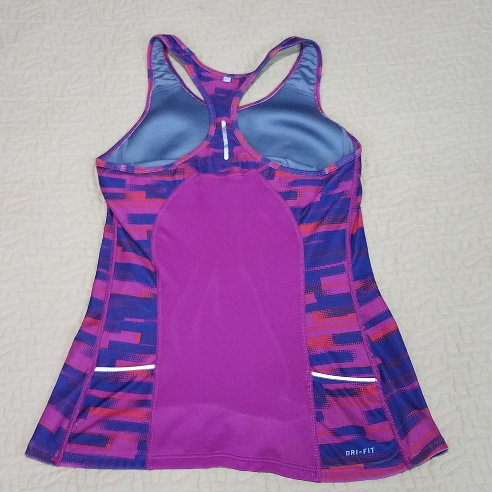 Nike Athletic Tank Size M - Picture 6 of 6